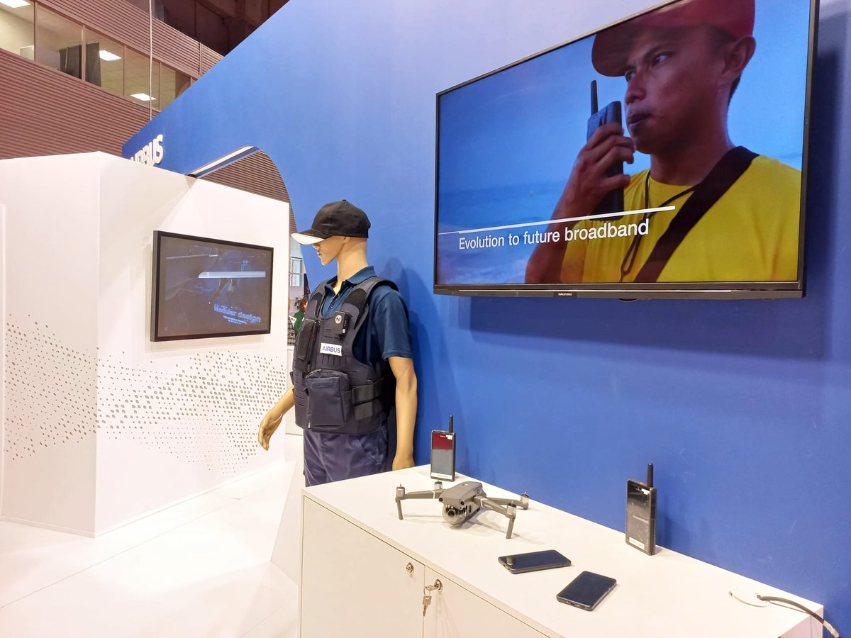 AirbusDefence's tweet photo. We are present at @feriaSEDEXPO in 🇪🇸. As a key player in security, defence, and emergency environments, we'll be presenting our assets to protect people with #UAS, #SecureLandCommunications devices, or our market-leading multi-mission platform #C295. https://t.co/rDjJiQoiCB