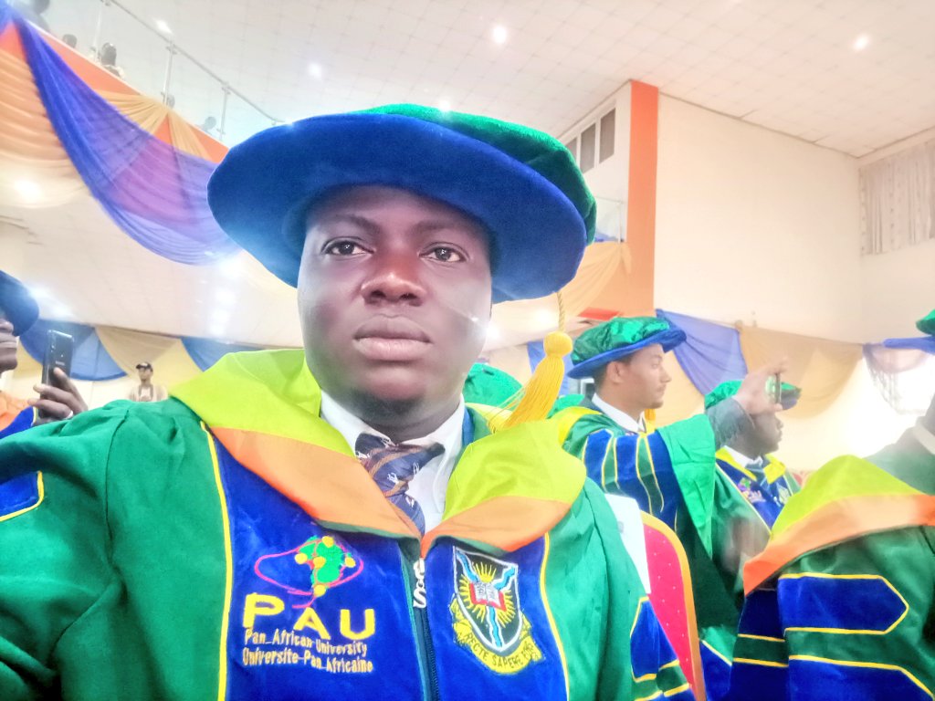 simiadeodun's tweet photo. Officially sealed!...Highest academic degree possible.
Dr. Similade Adeolu ADEODUN
PhD in Environmental Management - Pan African University, Life and Earth Sciences Institute (PAULESI)
#Convocation #PanAfricanUniversity #PAULESI #universityofibadan https://t.co/8rLsefPzb8