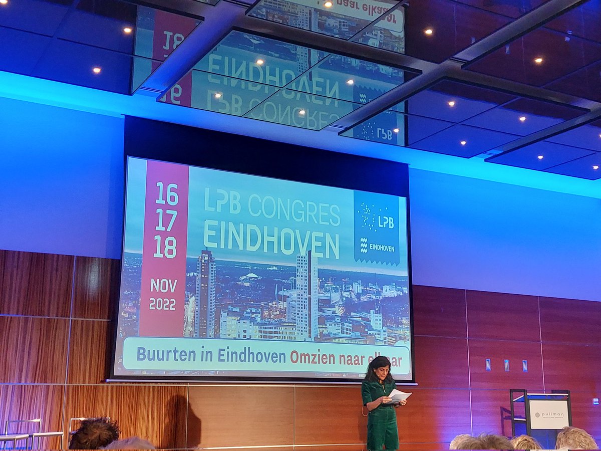 'Een zoektocht naar de ziel van de democratische overheid'. Sheila Sitalsing over de vele onderzoeken verbetering uitvoering van de zwaar bevochten compromissen. Veel gepraat weinig doen: samen zwemmen en maatwerk in #bermudadriehoek #lpbconges
#leemlaag #uitgewoondediensten