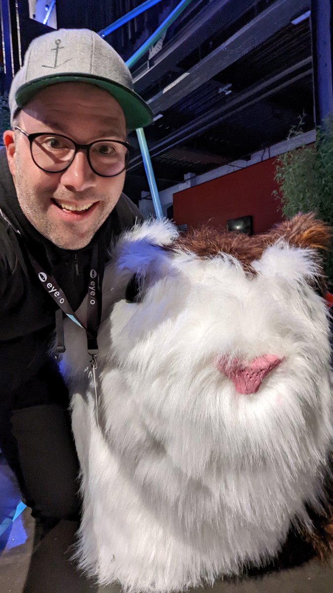 boydroid's tweet photo. Der Digitale Leute Summit in Köln gestern war der Blast! Mittlerweile eine #Product-Institution in Deutschland, die man sich nicht entgehen lassen sollte :-) Danke an das Team @victoria_cgn @svosskoetter @AnnikaTheisen @MB4umi uvm. #DLSummit @DigitaleLeute https://t.co/CsvR4BIz7n