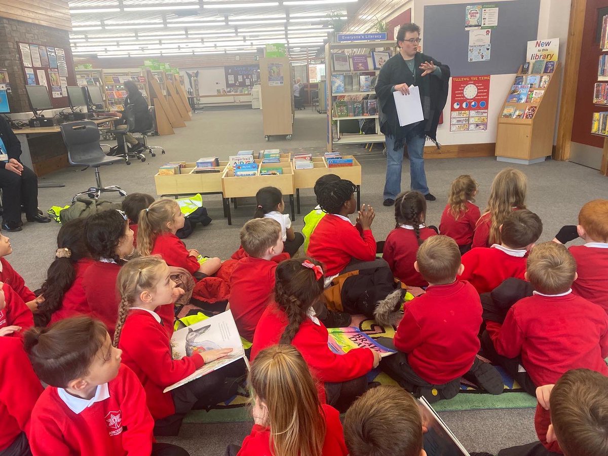 NET_Abbotsweld's tweet image. Library visit📚 || Year 1 went to the local Library! They enjoyed listening to a story and were able to take out their own books and were given their own library cards.   #shapingfutures #netacademies