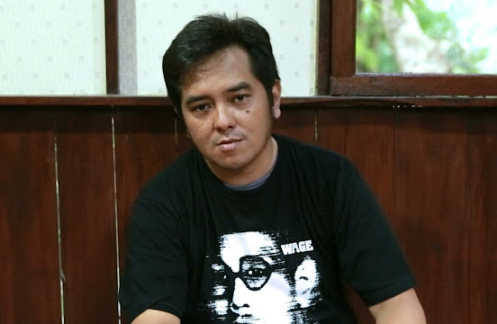 NarasiNewsroom's tweet photo. Moch Subchi Azal Tsani (MSAT) alias Mas Bechi terdakwa pemerkosaan santriwati divonis 7 tahun penjara.

Vonis ini lebih rendah dari tuntutan jaksa, 16 tahun. https://t.co/7xxuWbDGfe