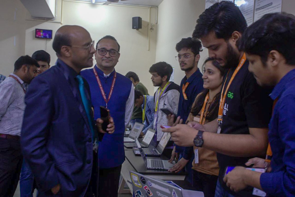 Kiet_edu's tweet photo. Department of Computer Science &amp; Engineering successfully organized '#Departmental_Innotech 2022' on 15th November 2022.
Here are the glimpses of the event.
#Innotech2022 #KIETGroupofInstitutions #KIET #KIETGZB #AKTU #AICTE #Innovation #Competition #Creativity #CSE https://t.co/pJsTd0AkRh
