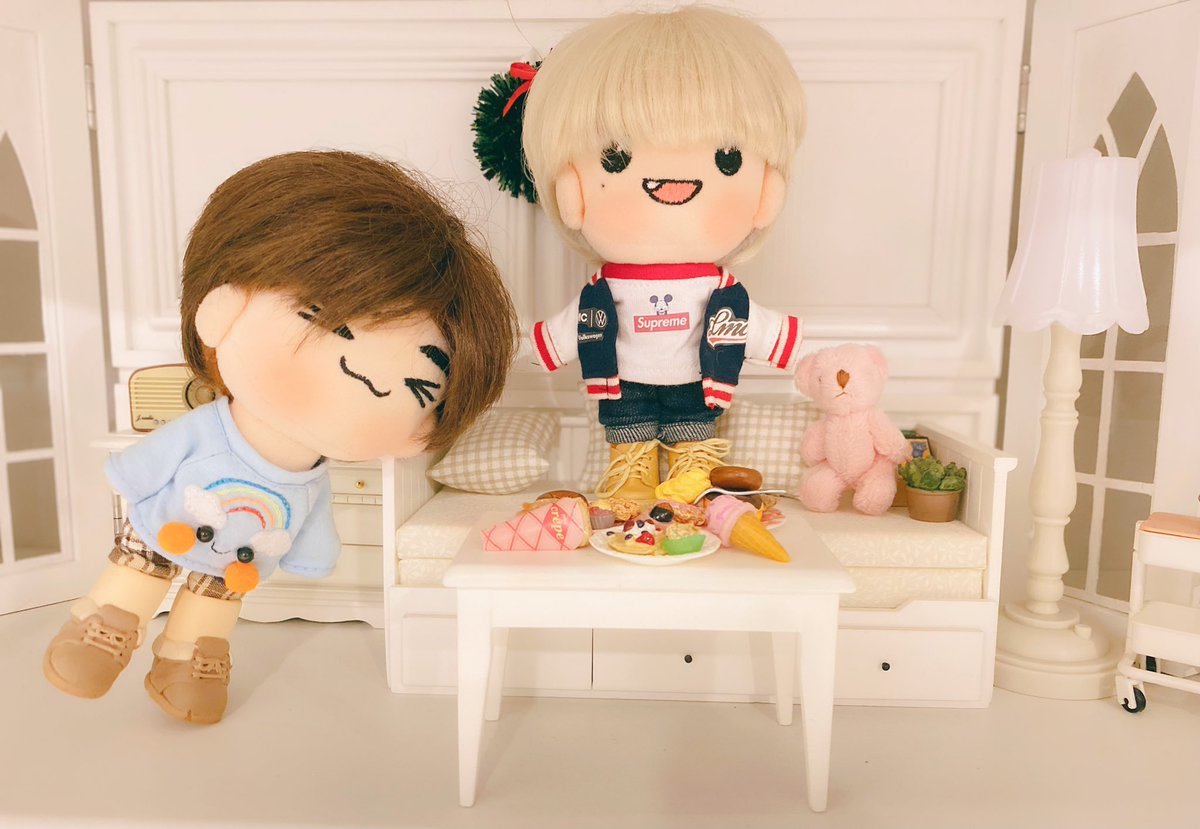 njinjinfamily's tweet photo. 🎂~~~ฉุกฉันวันเกิดค่าบ~~~ 🎂
@yugyeom 

#OurLightYugyeomDay 
#บ้านพนจ https://t.co/q7cmN4wNBi