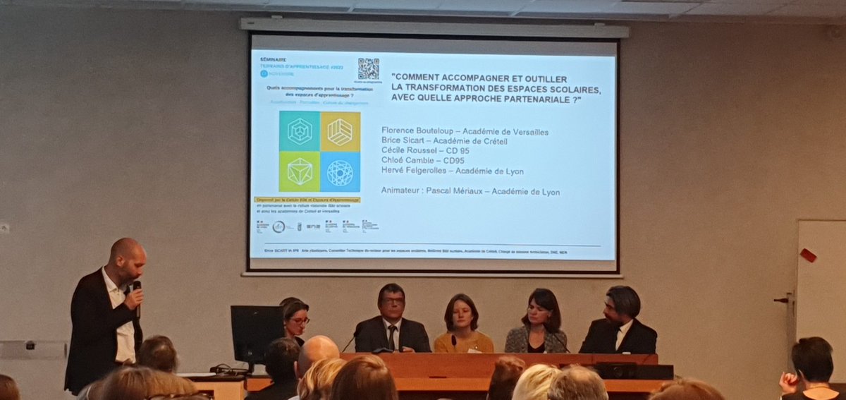 Caroline GUEDAN (@caroguedan) on Twitter photo #TerrainsApprentissage
Introduction de la table ronde avec les référents académiques #Bâtiscolaire de Lyon, Versailles et Créteil par <a href="/meriaux/">Celian meriaux</a> #TerrainsApprentissage
Introduction de la table ronde avec les référents académiques #Bâtiscolaire de Lyon, Versailles et Créteil par <a href="/meriaux/">Celian meriaux</a>