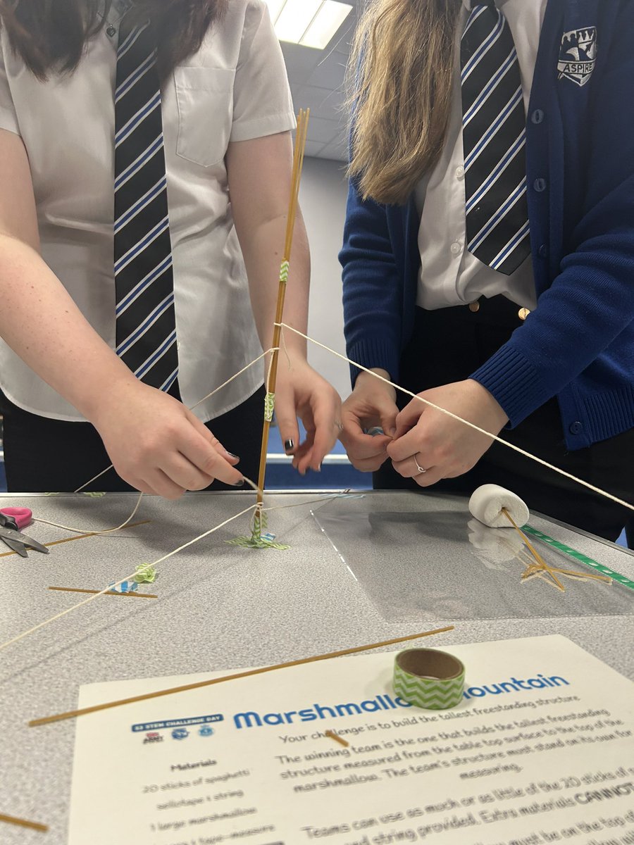 MissLaingBBHH's tweet photo. Stay tuned to see if this group gets their marshmallow on top and make the tallest tower standingβ¦ π @Mrs_H_STEM
#STEMChallengeday
#BannockburnSTEM https://t.co/SJrqdRXU9K