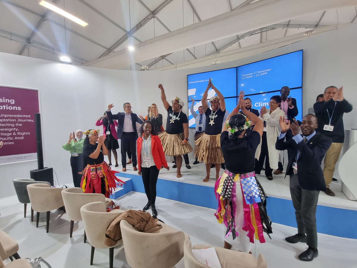 TilleyMarc's tweet image. Today, @GCCMobility is showcasing the outstanding work of @ACMI_Africa fellows @carie_joe and @JamesThuch; African youth-led innovation on #ClimateMobility.

The incredible delegation from #Tuvalu are opening, followed by inspiring remarks from @MathaiWanjira and @omniaelomrani1.
