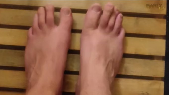 4 pic. What would you do if you were in the sauna with me?

https://t.co/aNgmTbhc9A

#gaytwitter #foottwitter