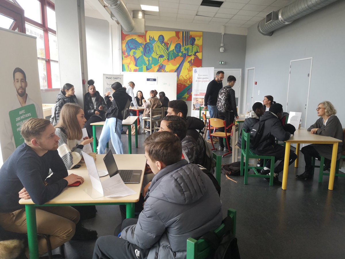 Ce matin Forum métiers au Lycée Bartholdi de Saint-Denis. Merci <a href="/Monoprix/">Monoprix</a> <a href="/FnacDarty1/">FnacDarty</a> <a href="/leboncoin/">leboncoin</a> @nexity <a href="/CE_iledefrance/">Caisse d'Epargne IDF</a>... D être venus parler des métiers du commerce Merci <a href="/MathieuHanotin/">Mathieu Hanotin</a> pour votre soutien ! Cc <a href="/AcCreteil/">Académie de Créteil</a> <a href="/DanielAuverlot/">Daniel Auverlot</a> <a href="/CGrandjean_/">Carole Grandjean</a> <a href="/ThibautGuilluy/">Thibaut Guilluy</a>