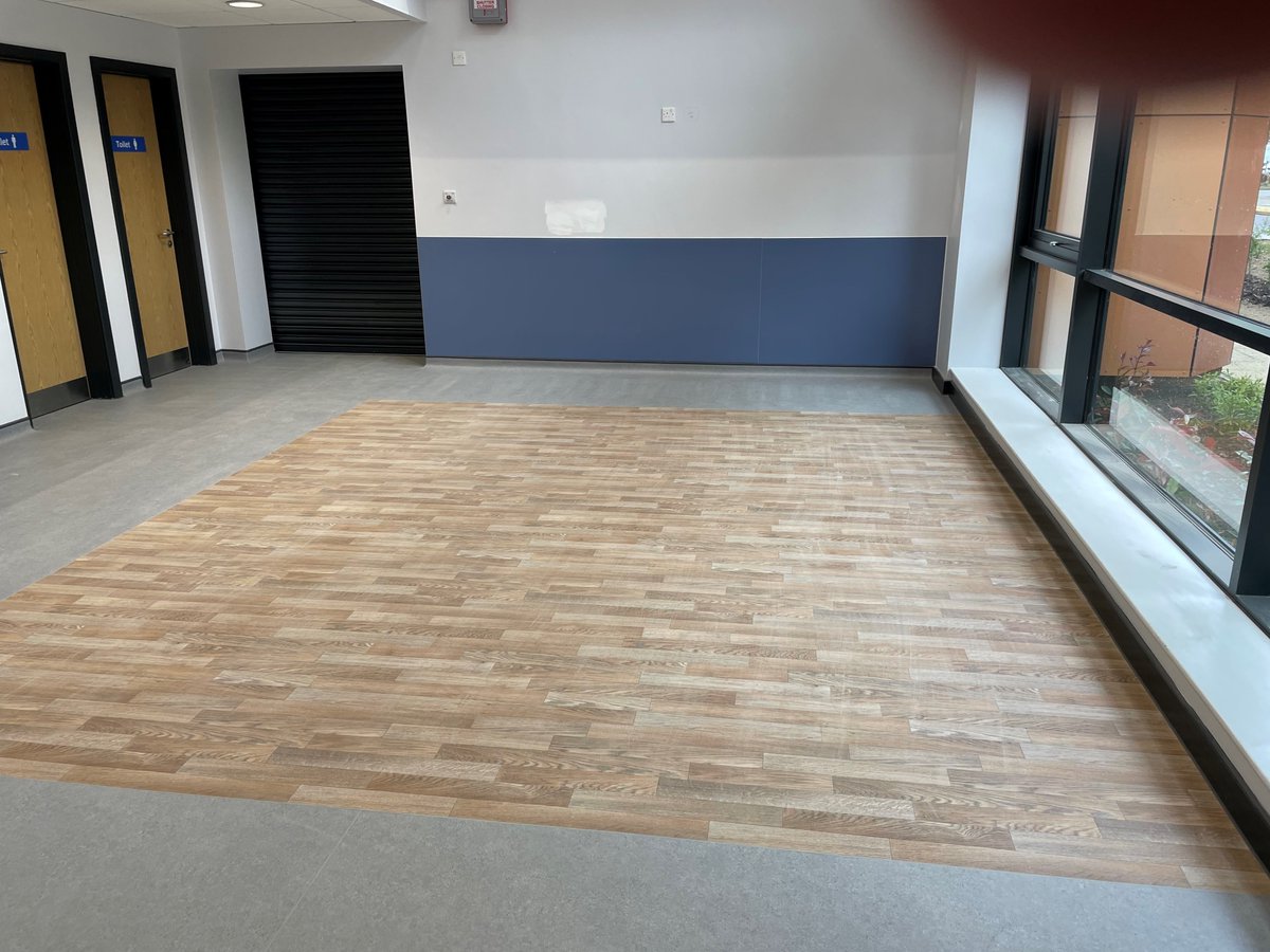 TechconFlooring's tweet image. Another big job completed recently for a local medical centre!

1,500m² of @TarkettUK @TarkettGroup  vinyl fitted on time as always, to the highest standards. Should get at least 10 years use out of this!

Well done to our guys! Another great job as always!

#tarkett #flooring