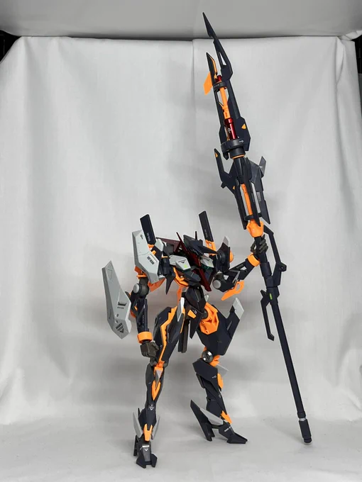 前からだいぶ気になってたロボットビルドの赤電買ったでかい!槍がアホみたいに長い!格好良い! 