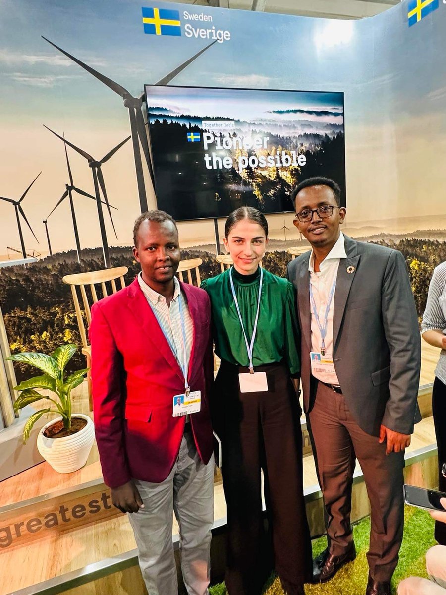 SOGPA2's tweet photo. Somalia CSOs of environment and climate @SoCAN_  met to her excellency Romina the @Sweden minister of environmen and climate change. They  thanked the support they offered through @SwedeninSomalia, @SwedAmbSomalia @Sida to support  Somali youth to participate in #COP27 https://t.co/oRw6A8Wg8x