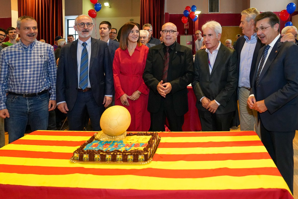 ConfePenyesFCB's tweet photo. 👑 ¡Celebraciones de gala en la @PB_Mollet y la PB Andújar! Ambas peñas han celebrado por todo lo alto el 50º aniversario de su creación.

📲 https://t.co/xbOqheHPLT

🔵🔴 #FemBarçaFemPenya #ForçaBarça https://t.co/o9y5eco6Ca