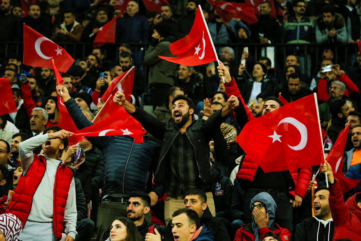 🇹🇷 Dün akşam oynanan İskoçya maçında Milli Takımımızın yanında olarak desteğini gösteren tüm Diyarbakırlılara yürekten teşekkürler!

#DiyarbakırTürkiyedir
