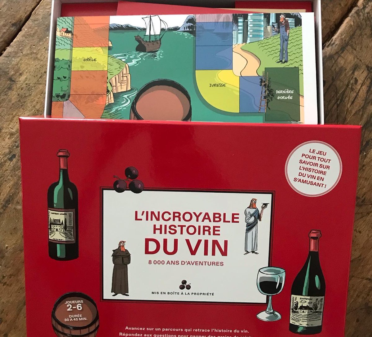 Très heureuse de voir notre #jeu « L’incroyable histoire du #vin » (<a href="/les_arenes/">Éditions Les Arènes</a> ) présent dans de nombreuses #librairies ! #wine