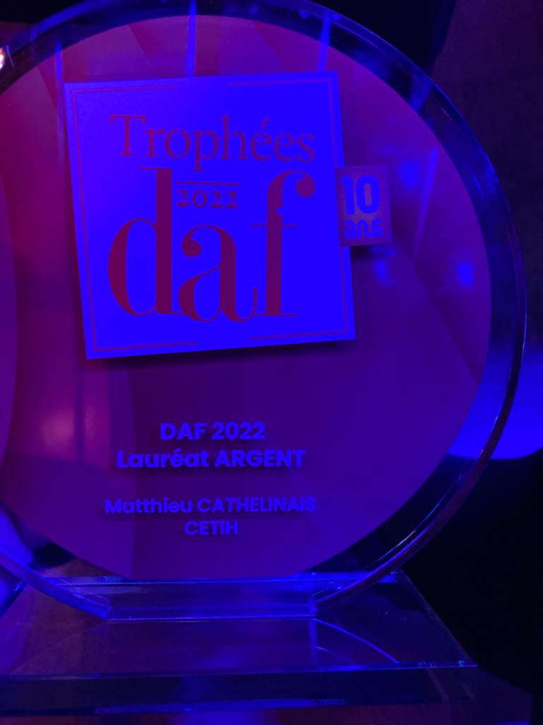Notre modèle #CETIH a été mis à l'honneur lors de la 10e cérémonie des #Trophées DAF de l’année.
🥈Le prix de la personnalité Argent de l’année a été remis à notre DAF, Matthieu Cathelinais. Bravo à l’ensemble des gagnants et merci DAFMAG.FR