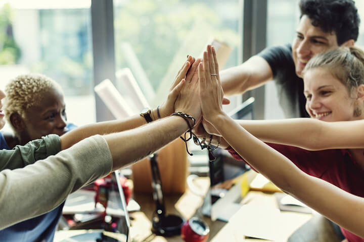 Tausche Gehalt gegen nettes Team und tollen Chef. Was sich ungeheuerlich anhört, ist gar nicht weit von der Realität entfernt. Die richtige #Unternehmenskultur kann sich gerade bei GründerInnen bezahlt machen. #NewWork #FutureOfWork short-url.us/d29d27ac76c7