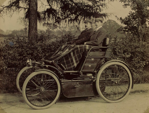 Archives Hub tweet media