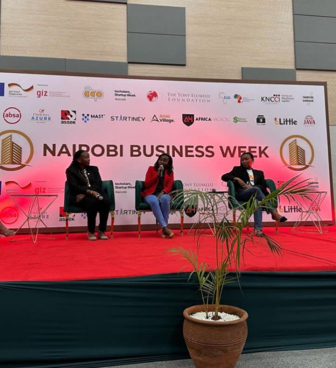 styledbylani's tweet photo. Our #CEO @BettyGeorginah attended the #nairobibusinessweek forum held at #SaritCenter in her business vest-pants suit combo complete with a black pair of #oxford shoes and a #FENDI handbag.
#LevelUp
#fashion #style #entrepreneurs #women #goals #brand #networking #Designers https://t.co/bOik0RwpFh