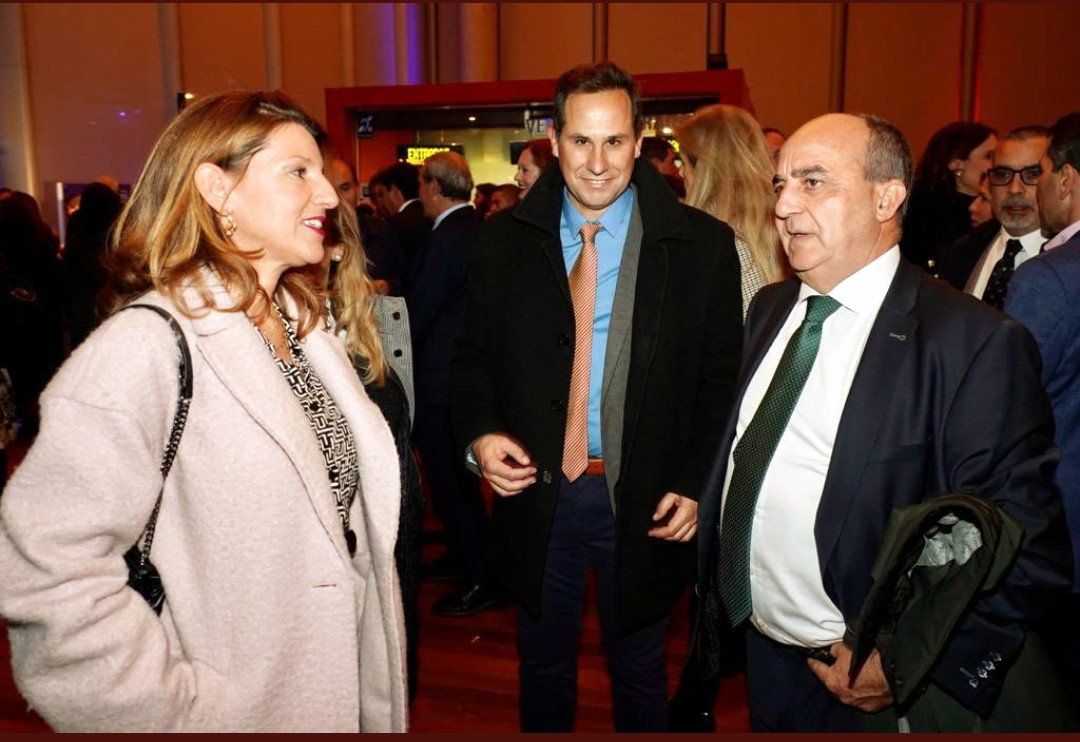 pinacho_fatima's tweet photo. Gracias a @DiarioCyLMundo  apoyando nuestra industria agroalimentaria un año más
🌾#PremiosLaPosada2022
Especialmente en nuestra provincia,#Valladolid para: @TURRONESIBORRA
@AlmuVino
#ElTorreon de Tordesillas
 Y la mención especial #TodaunaVida para Pablo Álvarez de @TVegaSicilia https://t.co/zBvaVYZ2id