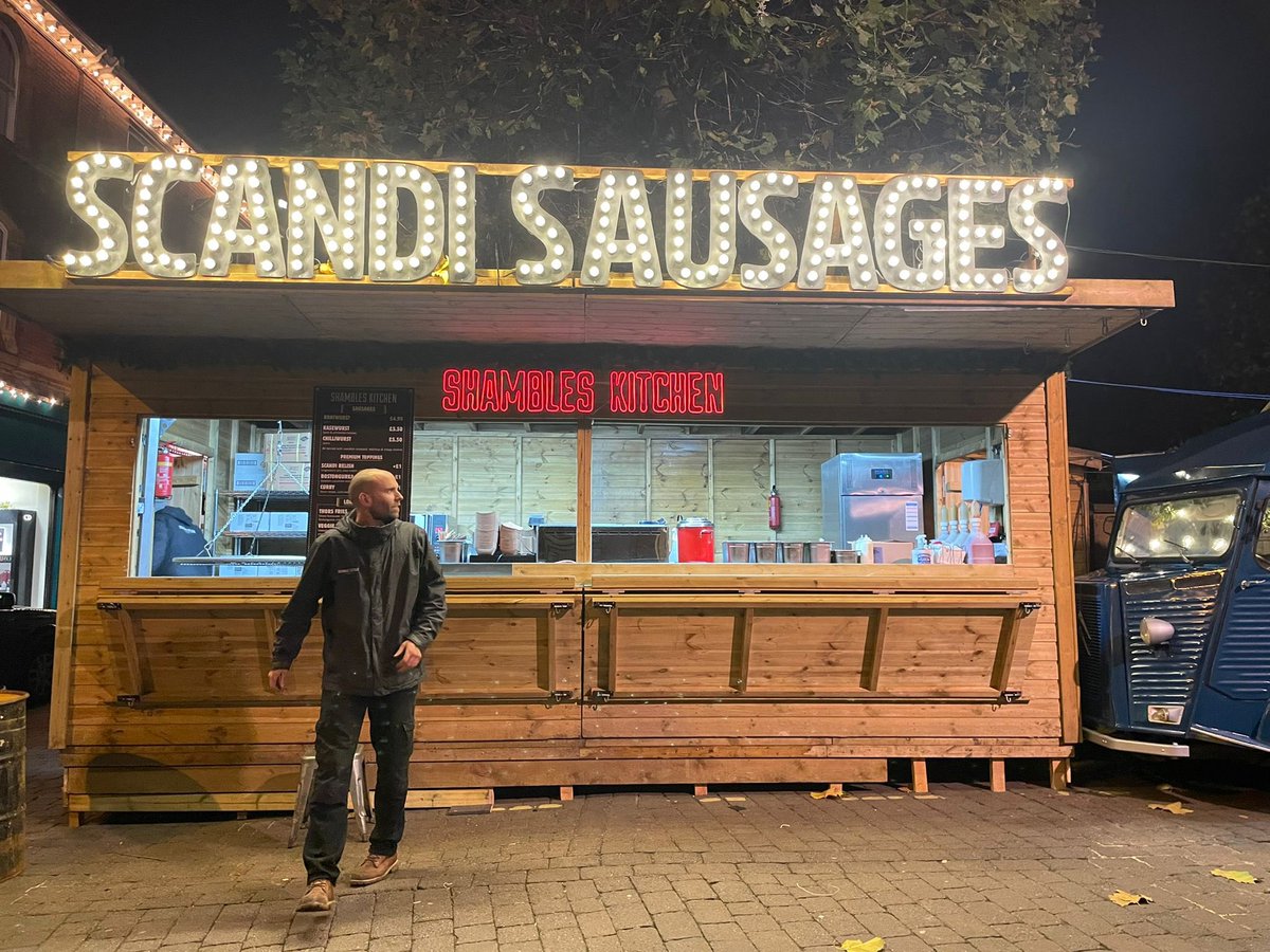 Let’s do this! <a href="/VisitYork/">✨ Visit York ✨</a> Christmas Market 🌭🌭