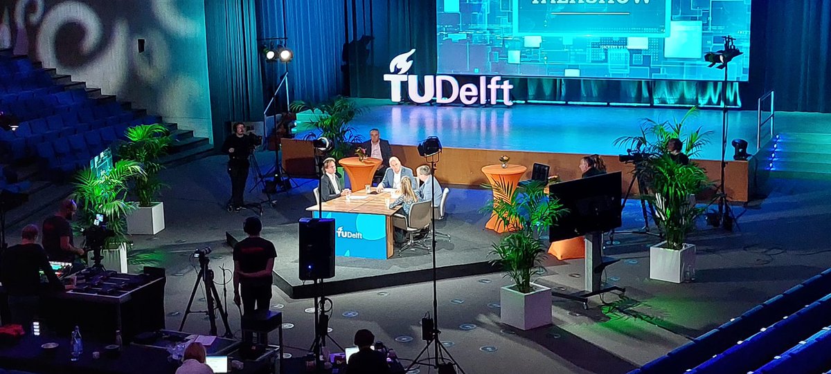 TUScienceCentre's tweet photo. Wij zijn trots op onze collega Alex Lokhorst en onze studentenambtenaar Annelotte Andeweg die samen tijdens TU Delft Talkshow vertellen over alle mooie initiatieven die de @TUDelft samen met studenten onderneemt voor sociale veiligheid in Delft.
#tudelft #howareU #tudelftcampus https://t.co/e3gxcKYRDW
