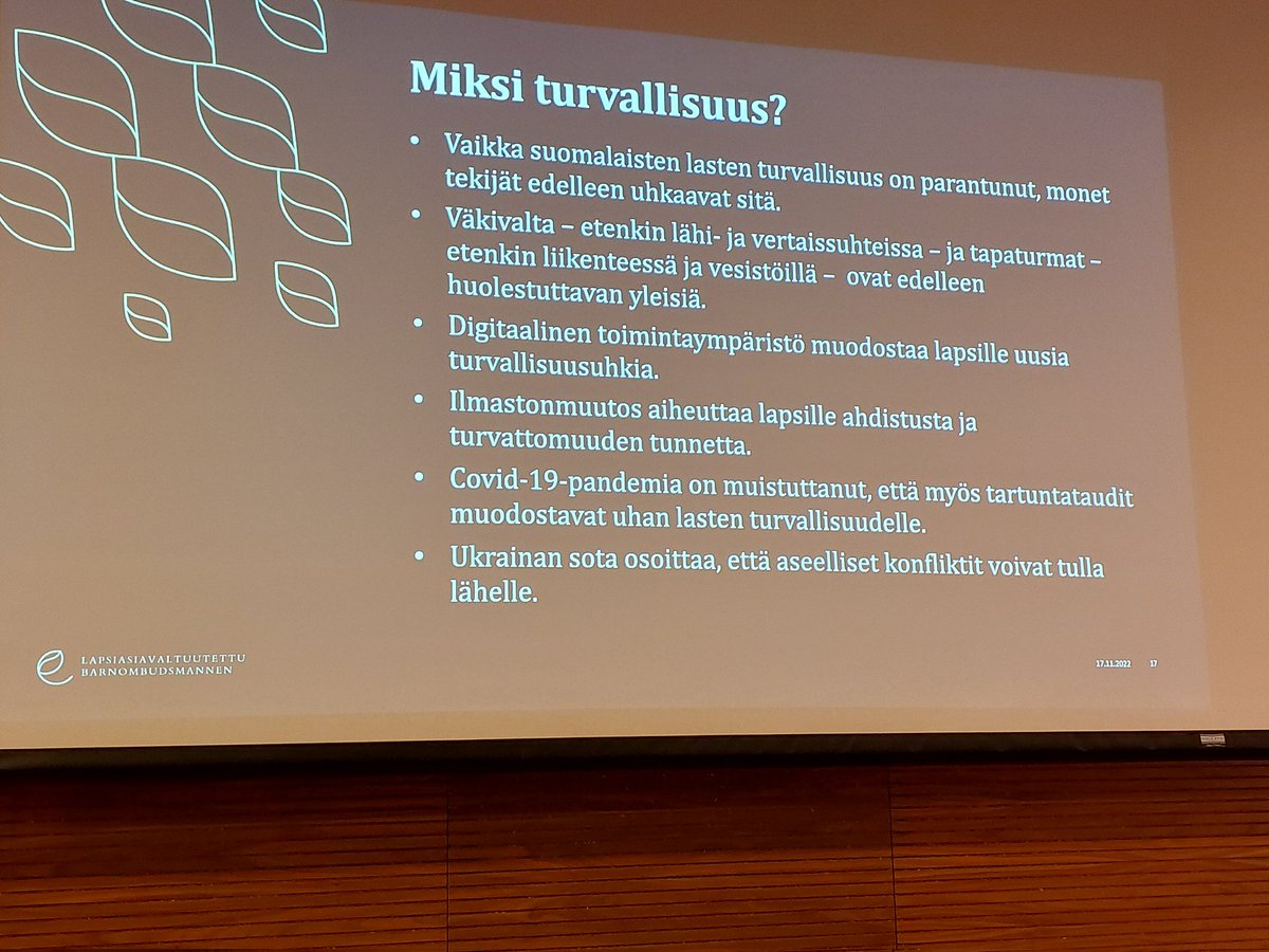 EsaIivonen's tweet photo. Digitaaliset ympäristöt, ilmastonmuutos, koronakriisi ja Ukrainan sota ovat aiheuttaneet lapsille uudelaisia turvallisuusuhkia. @Lapsiasia'valtuutettu @PekkarinenElina avaa monipuolisesti lapsen oikeutta turvallisuuteen. #LapsenOikeudet #OikeusTurvallisuuteen #AvoinHallinto https://t.co/6Qevh7zyxL