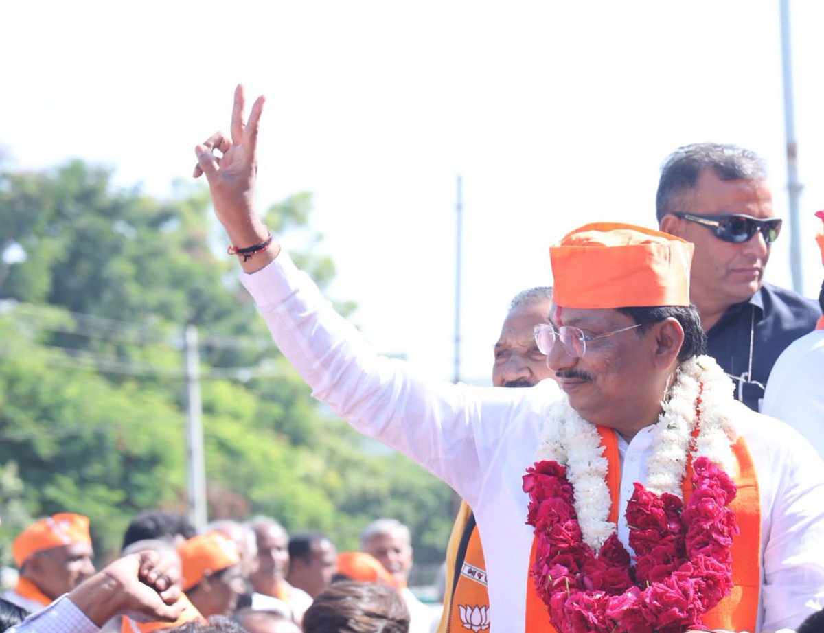 irushikeshpatel's tweet image. विजय संकल्प के साथ, हम तो निकल पड़े!

#NominationFiling #BJP