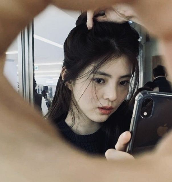 awcyven's tweet photo. hansohee's birthday gcash giveaway !!

mbf, rt &amp; like this tweet
drop your favourite picture of her and what drama u first saw her !!
add tags #HanSohee #hansoheeday #이소희
ends anytime btw hbd my gf🥹🥹 https://t.co/9iiuEKztee