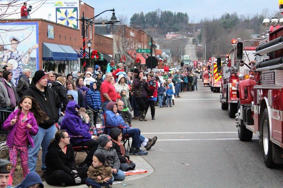 Kick Off Holiday Season with WJ Christmas Parade !🎅🎄

The West Jefferson Christmas Parade will be SAT, Nov 19,
3 pm in downtown WJ. The parade is sponsored by the West Jefferson Lions Club.