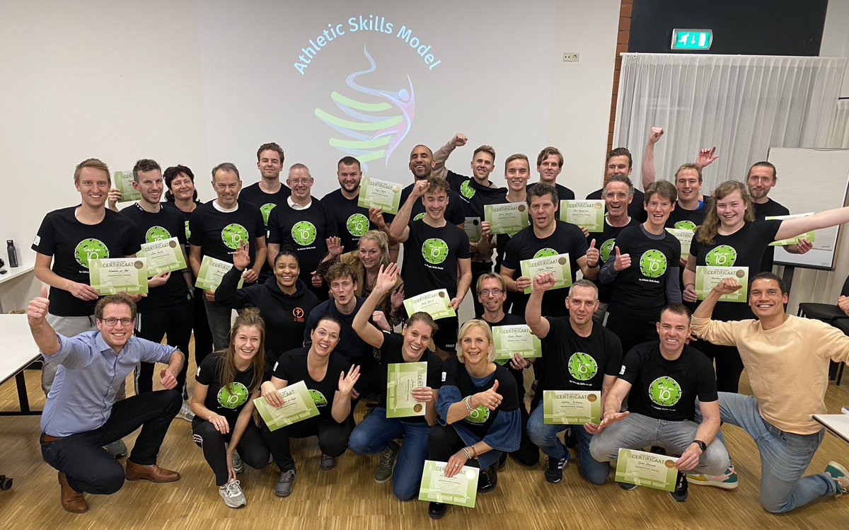 Athletic Skills Model 🟢 (@athletic_skills) on Twitter photo Gefeliciteerd gymleraren, fysiotherapeuten, buurtsportcoaches en trainers/coaches! Veel plezier met veelzijdig bewegen 👏🪁 #Schijfvan10! <a href="/AKTalmere/">Almere Kenniscentrum Talent (AKT)</a> Gefeliciteerd gymleraren, fysiotherapeuten, buurtsportcoaches en trainers/coaches! Veel plezier met veelzijdig bewegen 👏🪁 #Schijfvan10! <a href="/AKTalmere/">Almere Kenniscentrum Talent (AKT)</a>