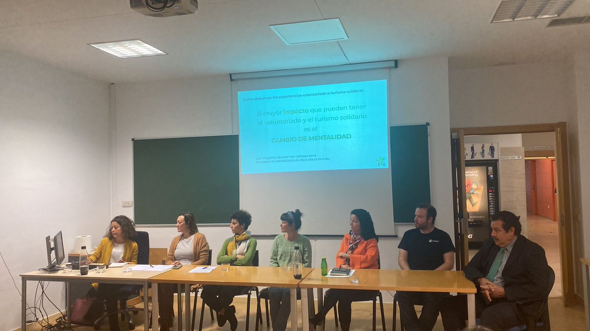 Hoy se está celebrando el evento "TURISMO COMO INSTRUMENTO DE DESARROLLO. COOPERACIÓN Y VOLUNTARIADO EN COMUNIDADES INDÍGENAS DE QUINTANA ROO, MÉXICO" en la <a href="/urjc/">URJC</a>. Se debate sobre ODS, voluntariado, experiencias de turismo sostenible y de base comunitaria.