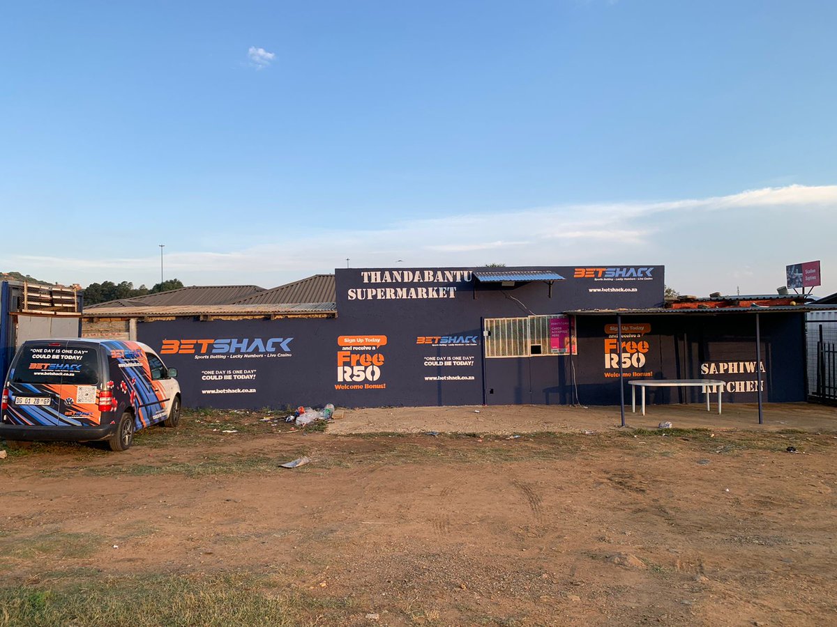 Betshack1's tweet photo. Painting the town blue! Making our kasi's look fresh.
#betshack #sportsbetting #luckynumbers #mathathazonke #HorseRacing https://t.co/V2YJ7xh9sG