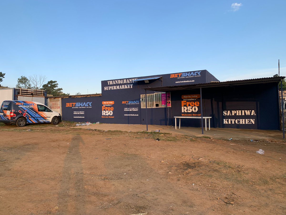Betshack1's tweet photo. Painting the town blue! Making our kasi's look fresh.
#betshack #sportsbetting #luckynumbers #mathathazonke #HorseRacing https://t.co/V2YJ7xh9sG
