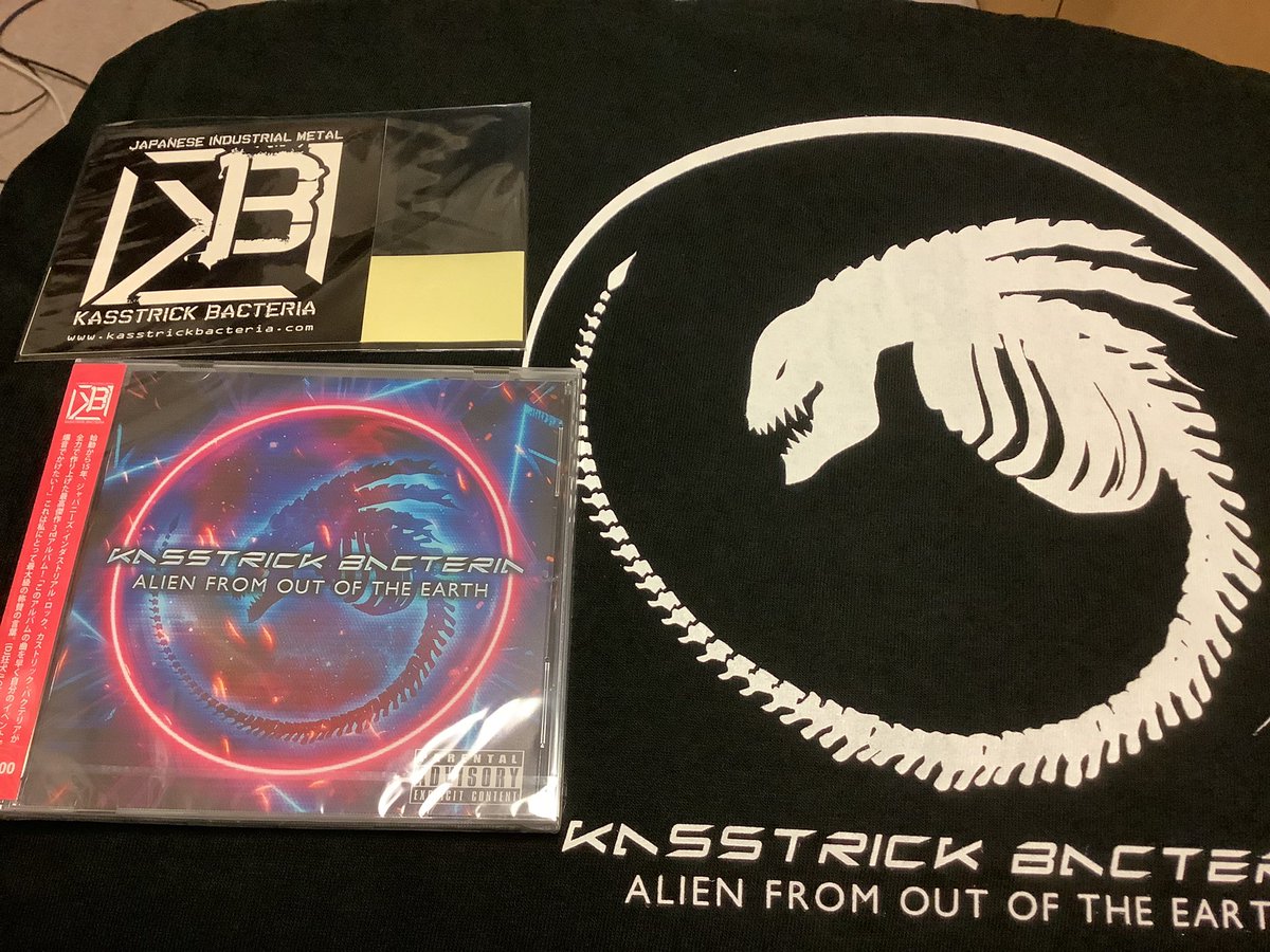 pinkfixx's tweet photo. 【本日の獲得音源】
「Alien From Out Of The Earth」KASSTRICK BACTERIA
　6年ぶりの3rdアルバム来たーーーーー(°▽°)
　Tシャーツ、ステッカーも！
#KASSTRICKBACTERIA https://t.co/kvEyZWSuSu