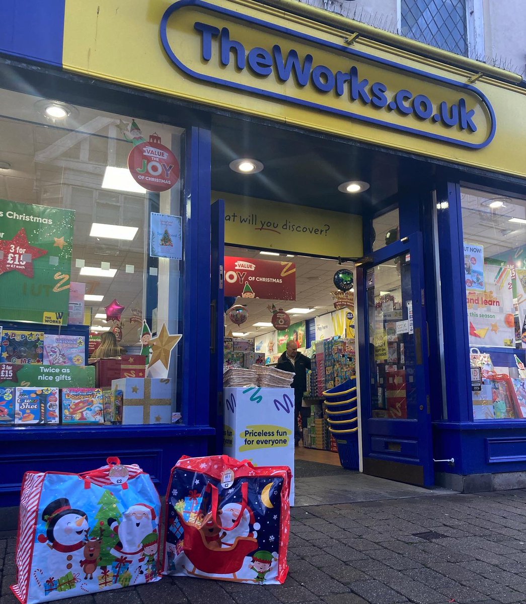 SpringboardP's tweet image. Our Christmas Giving Tree is bursting with amazing donations from the local community in Horsham via @TheWorksStores Thank you to everyone who has donated so far, you are helping to make a difference to many families in West Sussex.