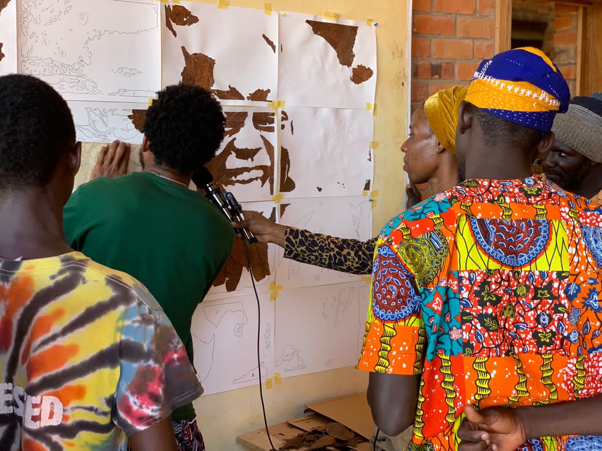 SanatuZambang's tweet photo. Our team hangout with @_exitframe led by @rahamatulahi at @ibrahim_mahama Redclay Studio visual engaging and mentally stimulating. 

We caught up with the another couple of participants to join our midday podcast show.
📸 @Rafiu_fishbone 

#HotspotLive | https://t.co/plySVXxKZd https://t.co/VV0giXrvbs