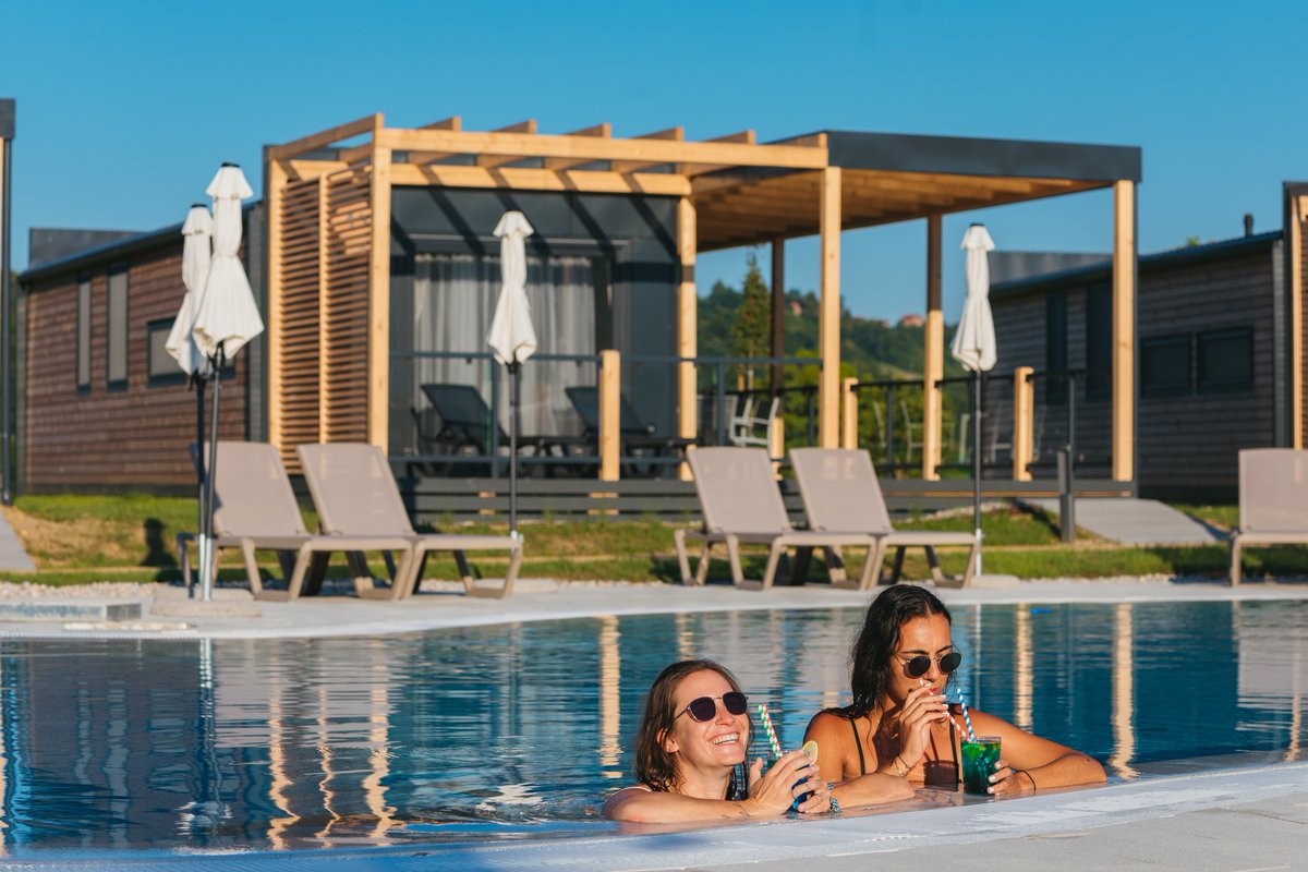 Gather your girlfriends for a relaxing #holiday where each of you will be treated to next-level pampering🤩 
Book your 5-star stay in the superb Glamping Village Terme Tuhelj!

Special seasonal offer🔻
🔹 bit.ly/3cX7H7o

#adriaholidays #adriaglamping #adriahome #croatia