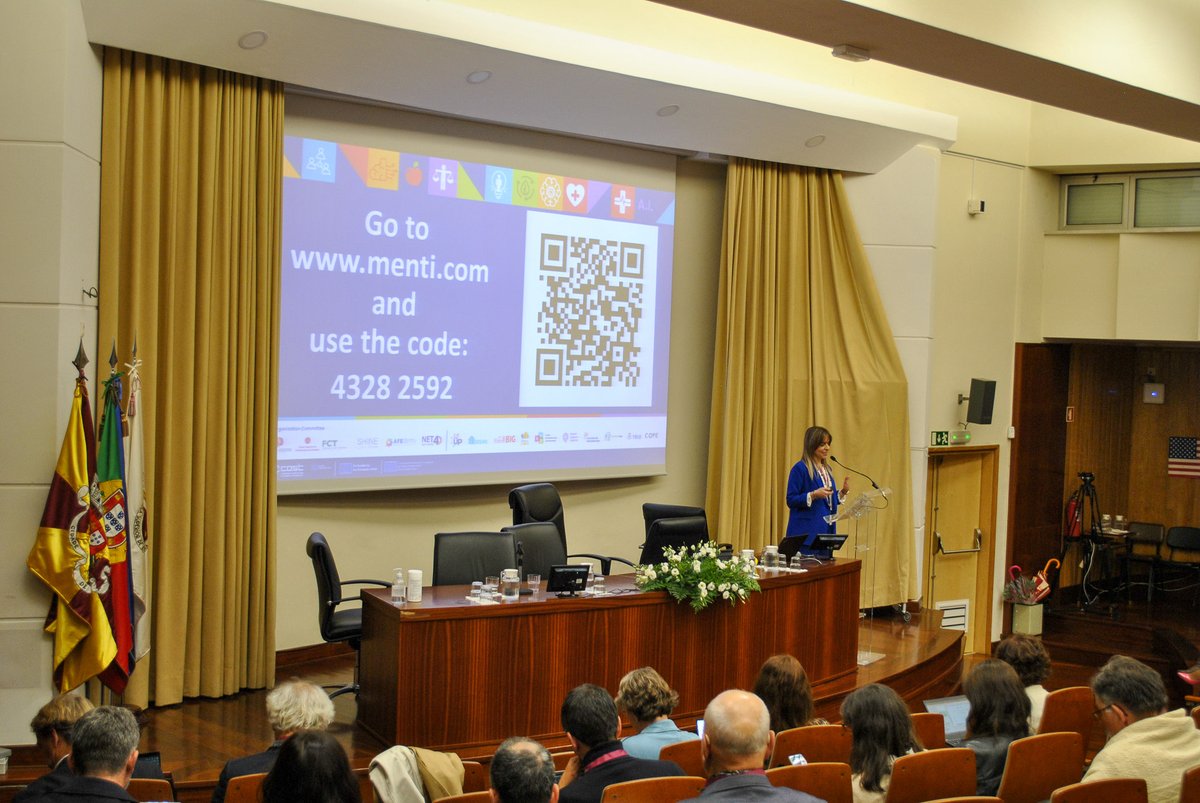 CETEM_CT's tweet photo. Asistimos ➡️International Conference Learning and Implementing Social Innovation en Coimbra.
En él se han presentado los resultados del proyecto #DESIREProjectEU que promueve el diseño amigable con las personas mayores en el hogar. https://t.co/l1C6IOWZRd