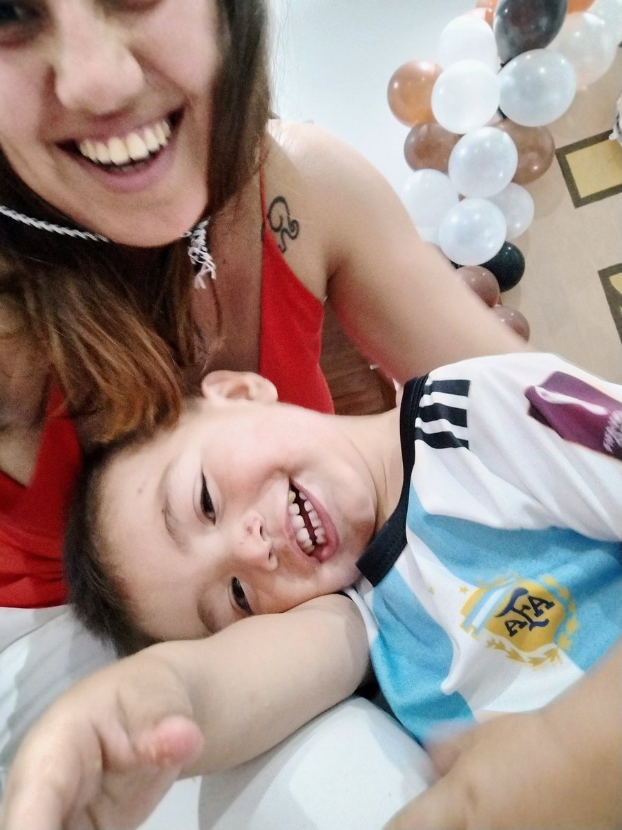 olmosjuli's tweet photo. El ahijado más hermoso y terrible del mundo 💕 https://t.co/DgNNvHWvit