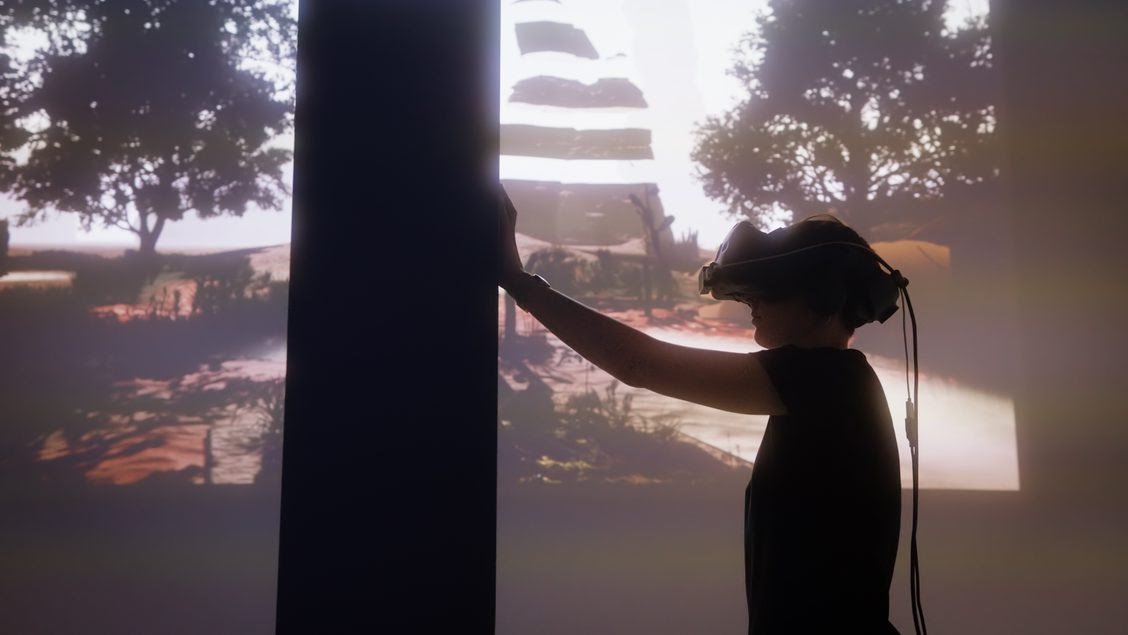 Don´t miss your last chance to see our VR installation "CHOM5KY vs CHOMSKY - a playful conversation on AI" created by @rodriguezsand02 in Berlin until nov 20th. Last tickets available here: shorturl.at/dmBLX