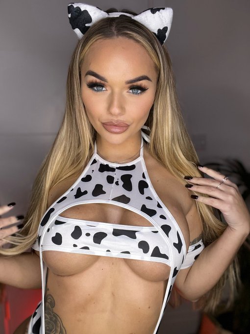 100 x $3 spots on my OF  Run don&rsquo;t walk if you want to see me stuff myself with my new toy on LIVE! 🍇<a href="/tag/manontwitties"class="tags"><span>#manontwitties</span></a><a href="/tag/twittytuesday"class="tags"><span>#twittytuesday</span></a>