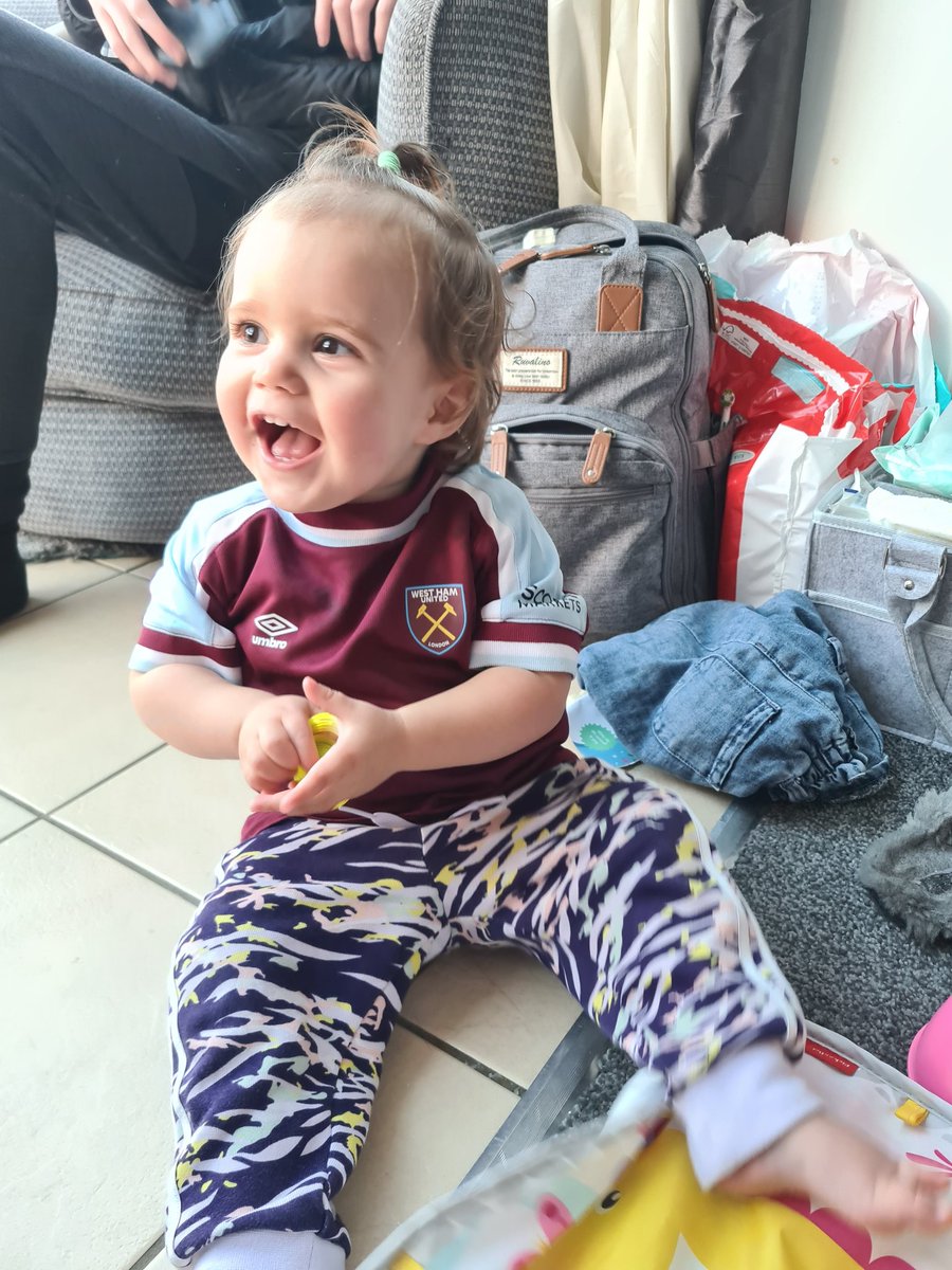 DannyMilz's tweet image. This is what happens when Dad chooses the outfit for the day 😂 #littlehammer