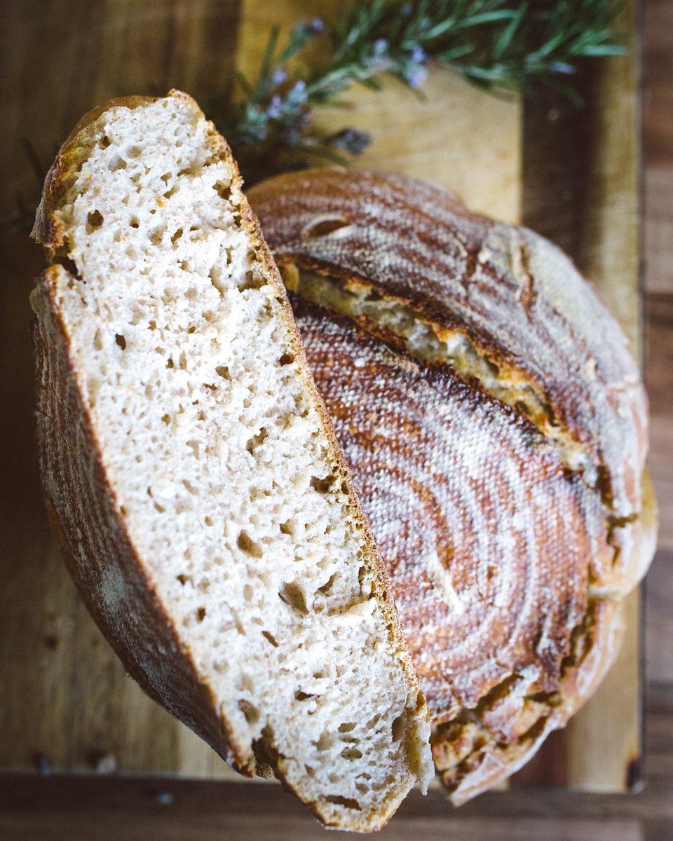 BaxterStoreyIre's tweet photo. Happy National Bread Day 🥖🍞
Will you be baking some delicious homemade bread today? 🤩
#bread #homemade #irish #local #ingredients #local #fresh #development #learning #chefs #chefsireland #sustainability #sourcing https://t.co/9SSH1pzdv5