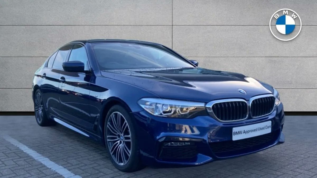 DEAL OF THE DAY: £26k 2019 BMW 5 Series. Need a comfortable commuting car that can double as a spacious set of wheels for the family? Get this 2019 BMW 520d in M Sport trim with an automatic gearbox for £26,428 buff.ly/3X8sYj1