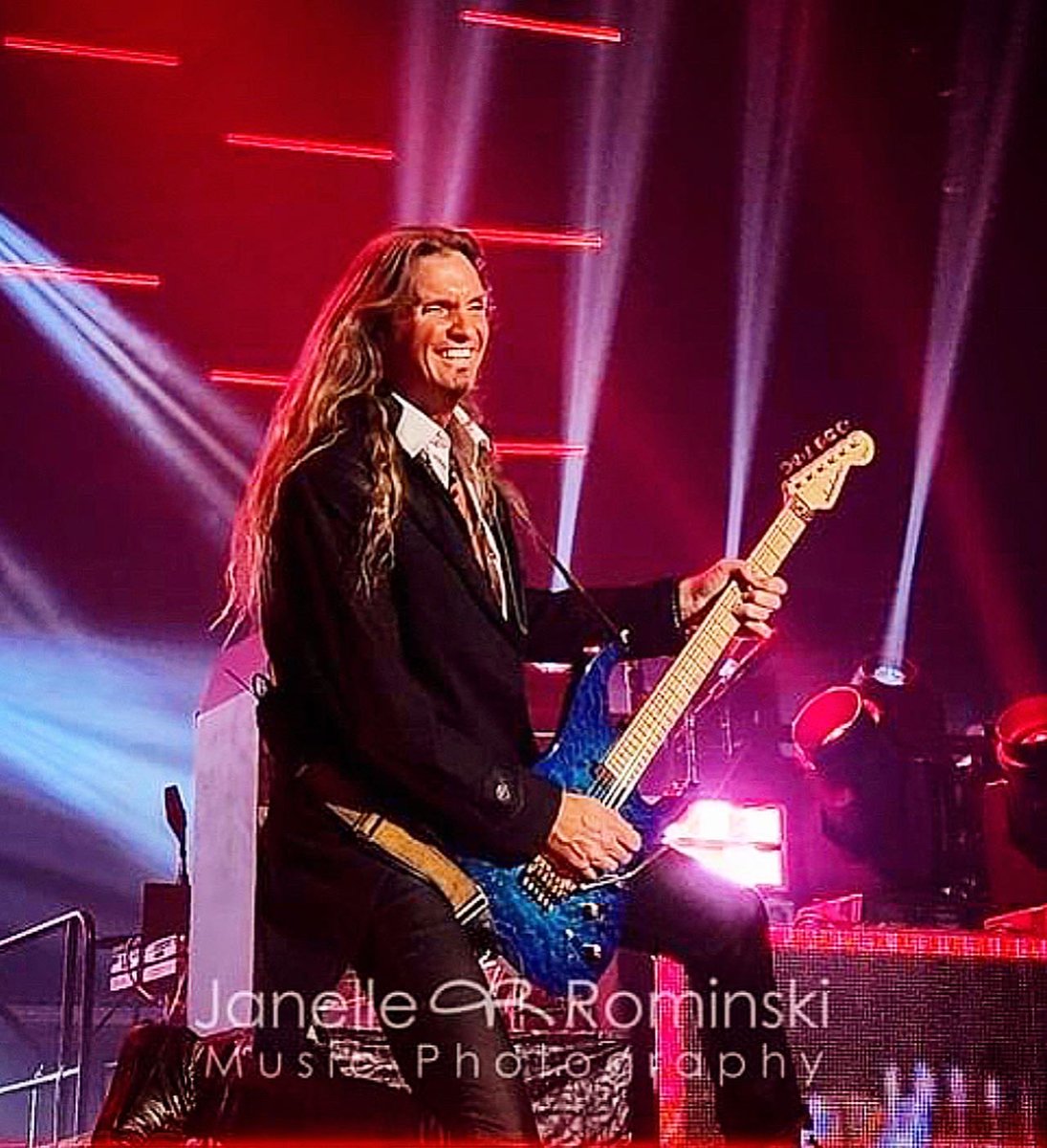 joelhoekstra13's tweet photo. Fun start to the @trans_siberian tour yesterday in Green Bay.  Here are some pics from day 1!  #TSOtime #TSO2022 https://t.co/70q6xrL6t1