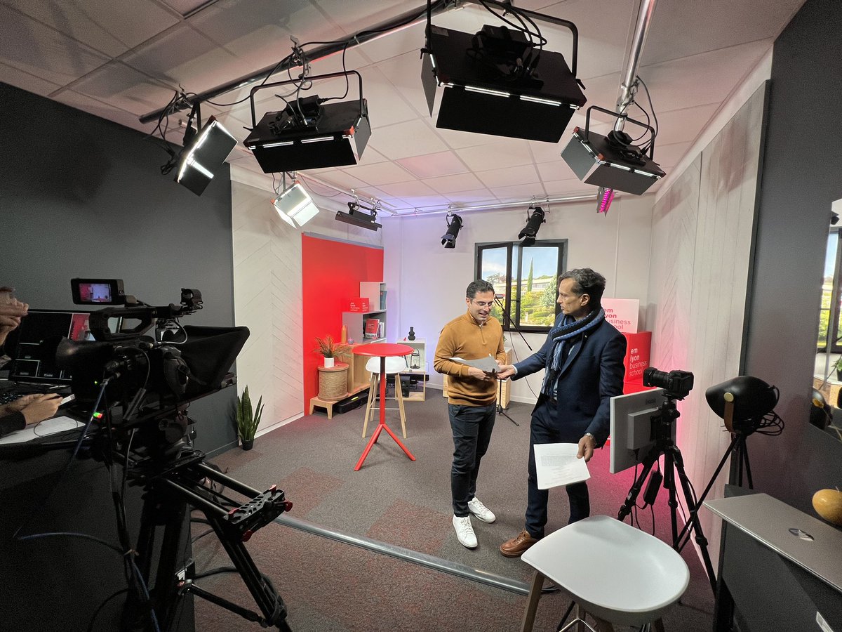 We had a very interesting talk with <a href="/ShazAnsari1/">Shaz Ansari</a> as a part of <a href="/STORMresearch/">STORM Research Group</a> interview series. Thanks to <a href="/ParhamAshur/">Parham Ashur</a> and  @CA_Trejos for making it possible.
Stay tuned for the video 🎥