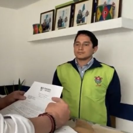 JSMuralles's tweet photo. Quién descubrió América?
Cristobal Colón 
Y por q pusiste Alvaro Arzu 🙄 https://t.co/Mk16W6UCpo