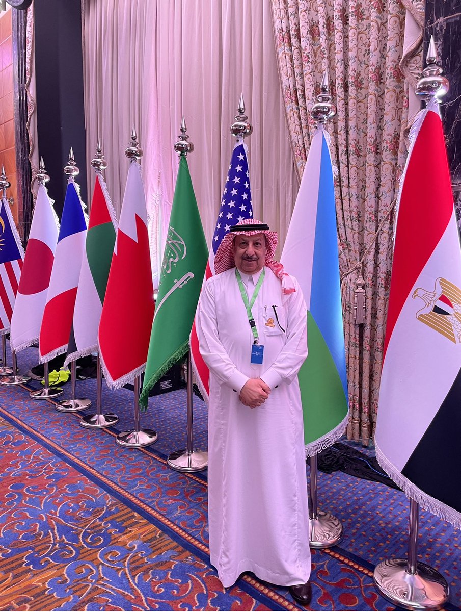 mulhim12's tweet photo. تشرفت بالتواجد في الملتقى البحري السعودي الدولي الثاني بمدينة جدة و تعلمت الكثير من المتحدثين من جنسيات عديدة و سعدت بالأحاديث الجانبية مع الجميع و على رأسهم معالي قائد القوات البحرية الملكية السعودية الفريق الركن فهد الغفيلي. ملتقى جميل و جهود جبارة من الجميع و عمل مشترك رايع. https://t.co/jKndnLgcRa