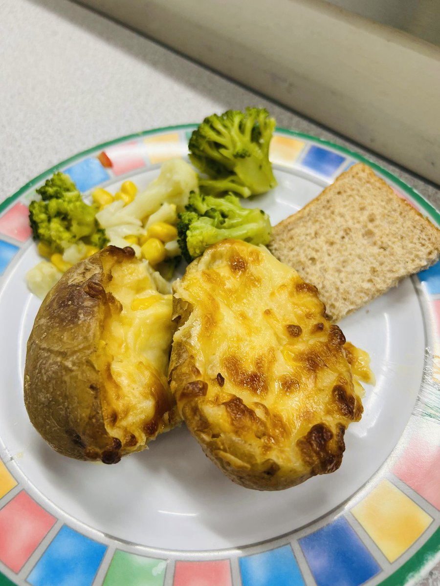 MealsIdeal's tweet photo. Thank you to @Bostonstmarys for welcoming us today. The children had nothing but postive feedback to relay. 

A few snaps of todays lunches 👇 Minced Beef &amp; Pork Ragu with Rice and Cheese Filled Potato Shells. #SchoolFood #SchoolMeals #FreeSchoolMeals https://t.co/as7hy2dGLD